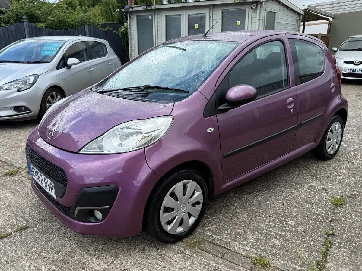 Used Peugeot 107 Active 68 HP (50 kW) 2013 Purple Hatchback