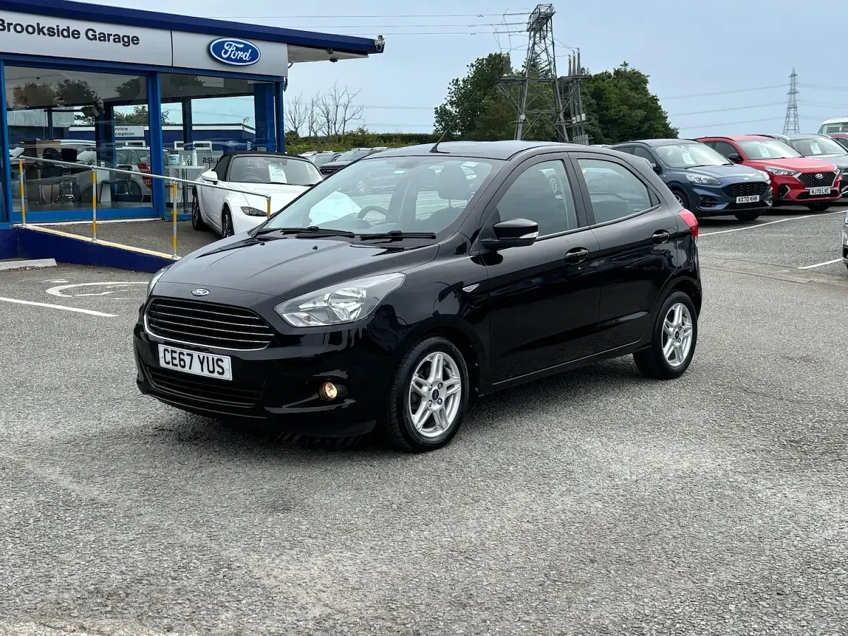 Used Ford Ka Plus Zetec 70 HP (51 kW) 2017 Black Hatchback