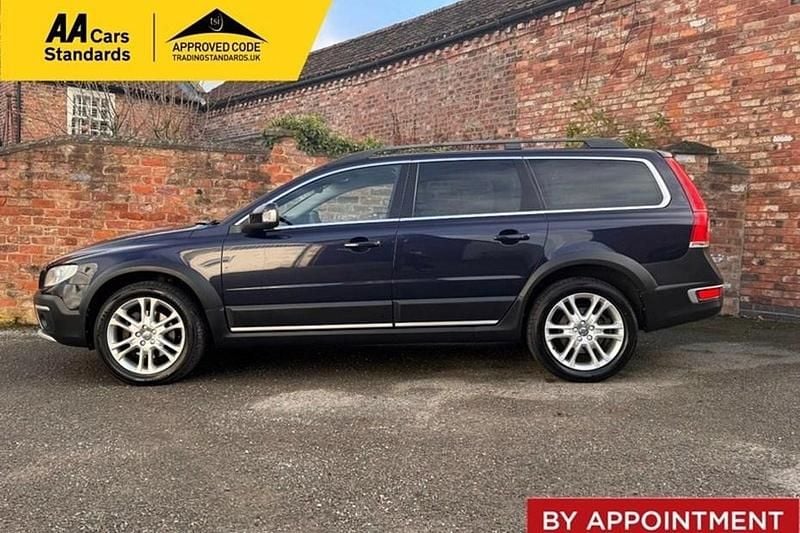 Used 2016 Volvo XC70 SE Lux | £12,995 (Fair price) - Image 1/1