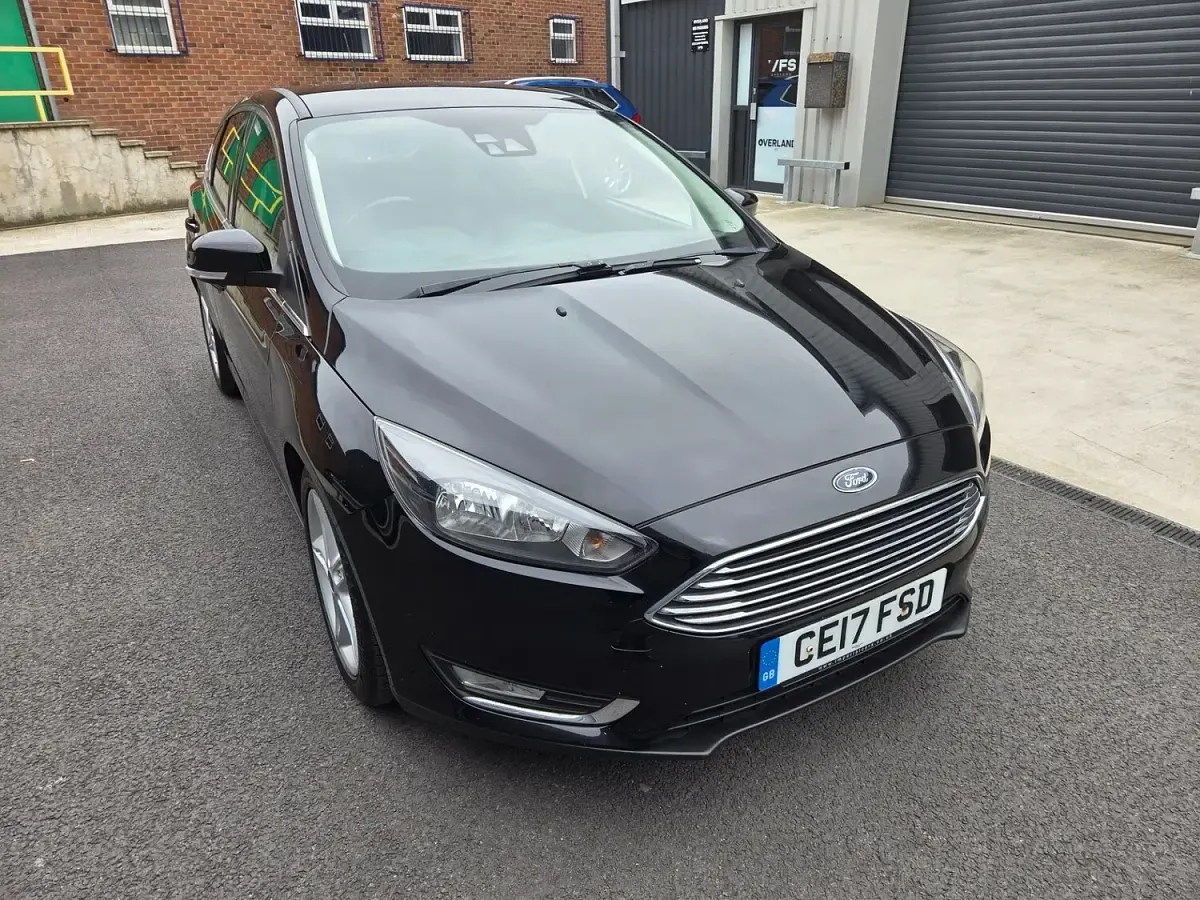 Used Ford Focus Titanium 120 HP (88 kW) 2017 Black Hatchback