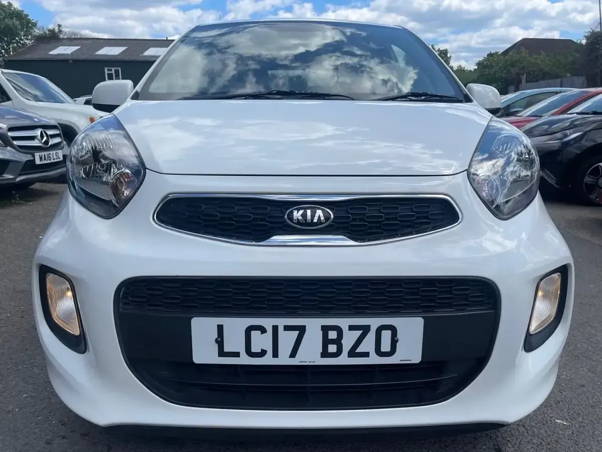 Used Kia Picanto 84 HP (61 kW) 2017 White Hatchback