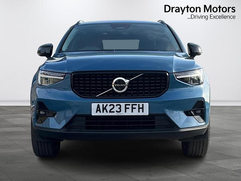 Used Volvo XC40 Ultimate 197 HP (144 kW) 2023 Blue SUV