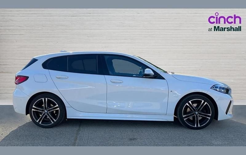 Used BMW 118 M Sport 134 HP (98 kW) 2022 White Hatchback