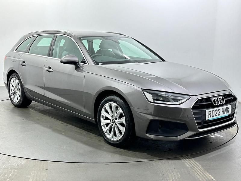 Begagnad Audi A4 Comfort 150 HK (110 kW) 2022 Grå Kombi