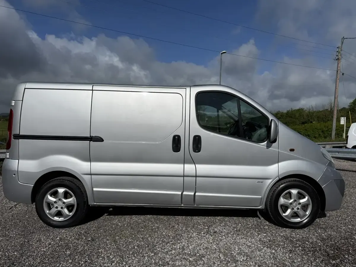 Used Vauxhall Vivaro Sportive 2012 Silver MPV
