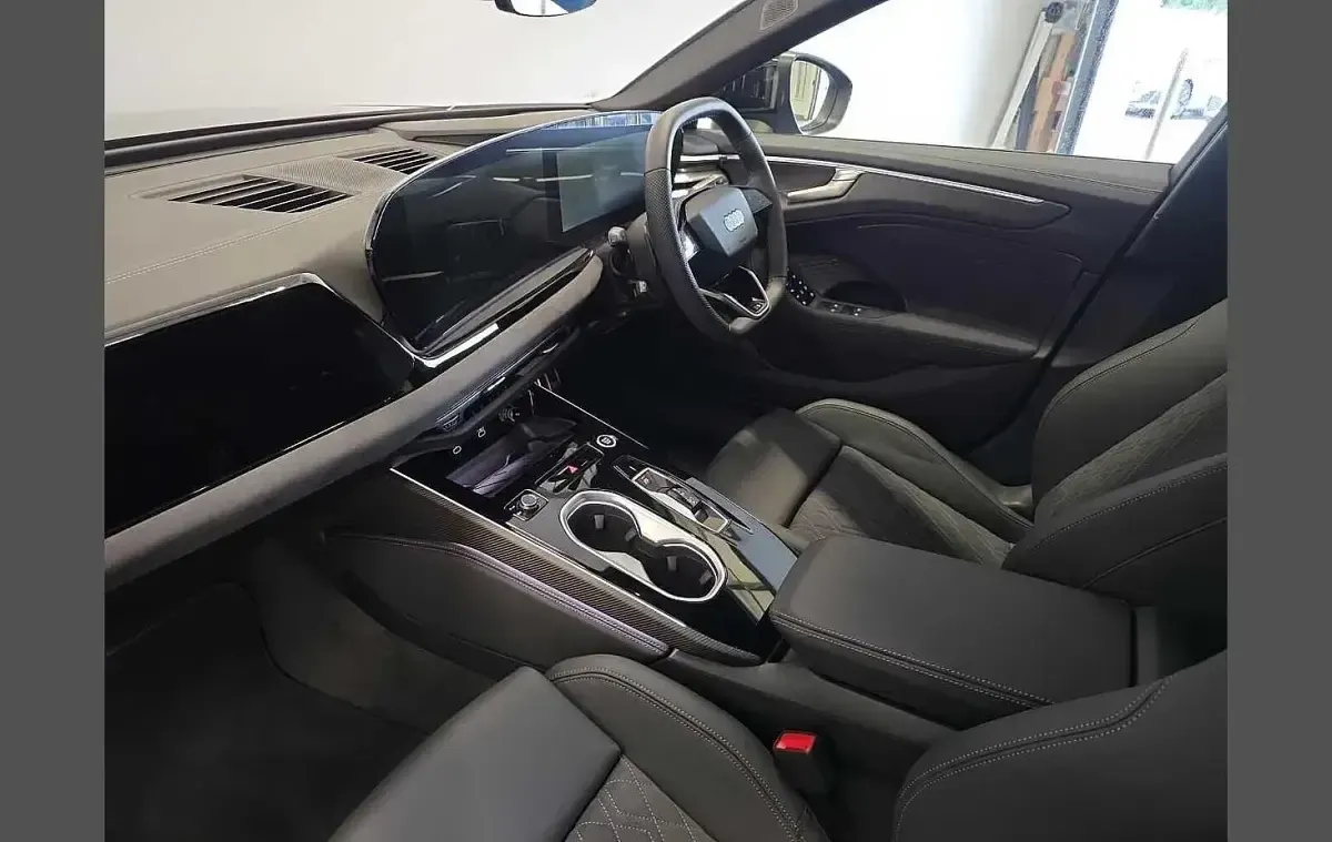 New Audi A6 S-Line 200 HP (147 kW) 2026 Blue Estate