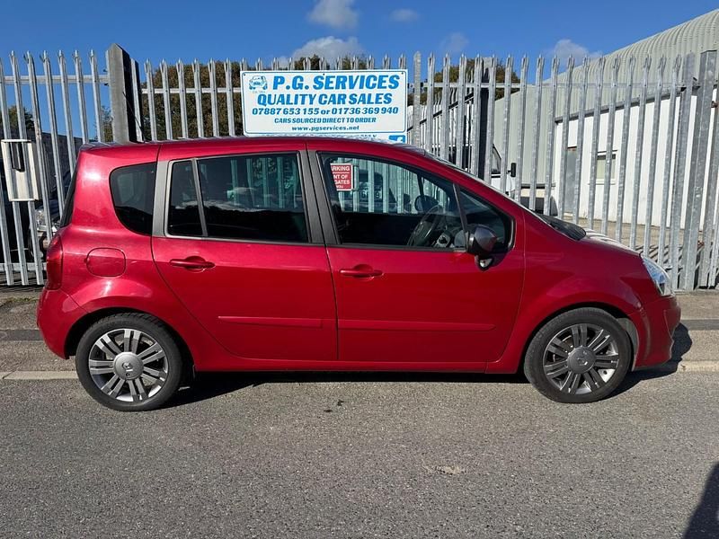 Used Renault Grand Modus Dynamique 88 HP (64 kW) 2011 Red MPV