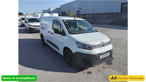 White Used 2021 Citroën Berlingo MPV | £12,599 (Expensive) - Image 1/4