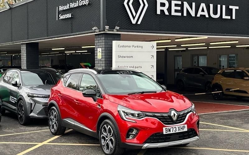 Id metallic flame red Used 2024 Renault Captur Techno SUV | £18,246 (Fair price) - Image 1/4