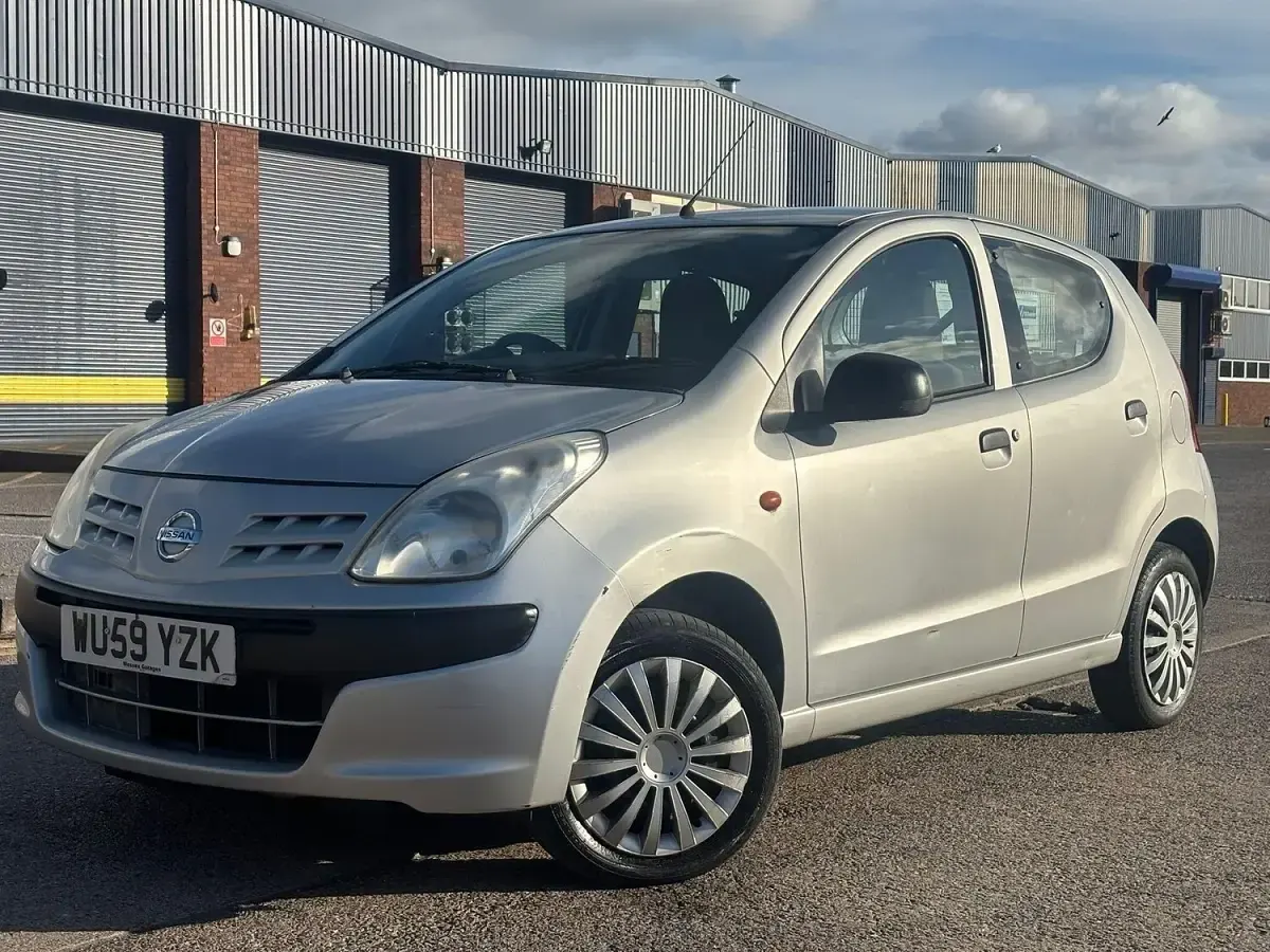 Used Nissan Pixo Visia 68 HP (50 kW) 2009 Silver Hatchback