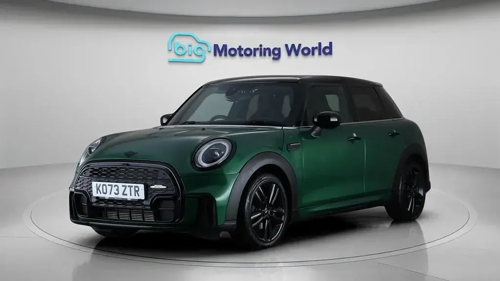 Used Mini Cooper Hatch 136 HP (100 kW) 2024 Green Hatchback
