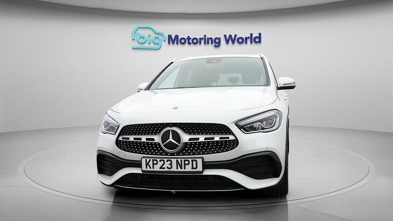 Used Mercedes GLA200 Executive 163 HP (119 kW) 2023 White SUV