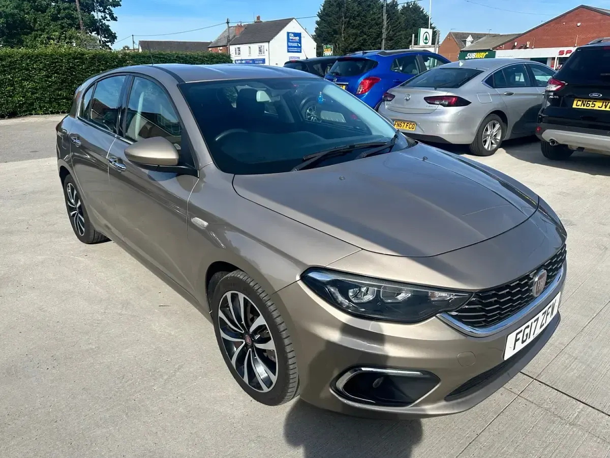 Used Fiat Tipo Lounge 120 HP (88 kW) 2017 Grey Hatchback