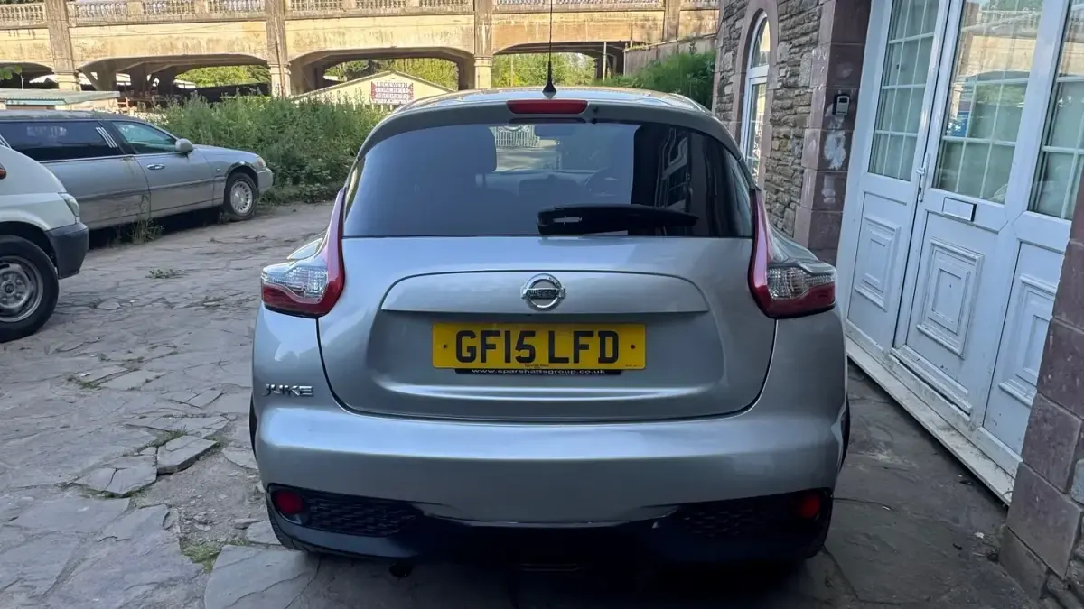 Used Nissan Juke Tekna 115 HP (84 kW) 2015 Silver SUV