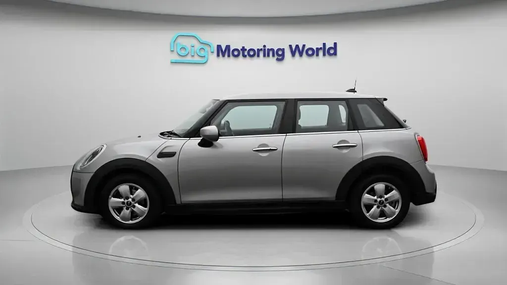 Used Mini Cooper Classic 136 HP (100 kW) 2023 Silver Hatchback