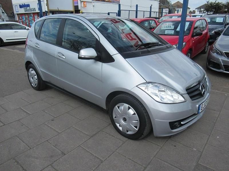Used Mercedes A160 Classic 95 HP (69 kW) 2012 Silver Hatchback