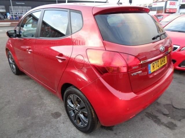 Used Kia Venga 123 HP (90 kW) 2015 Red Hatchback