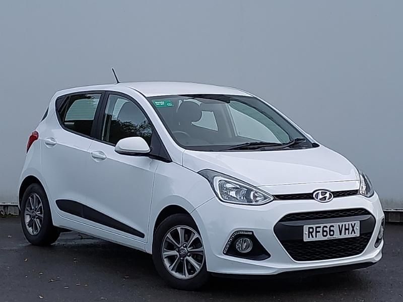 White Used 2016 Hyundai i10 Premium Hatchback | £6,698 (Fair price) - Image 1/4