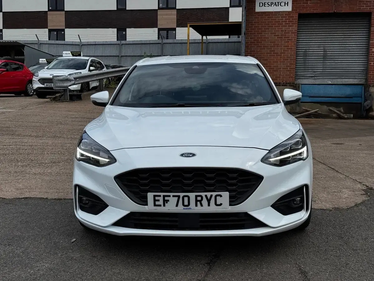 Used Ford Focus ST-Line X 120 HP (88 kW) 2021 White Hatchback