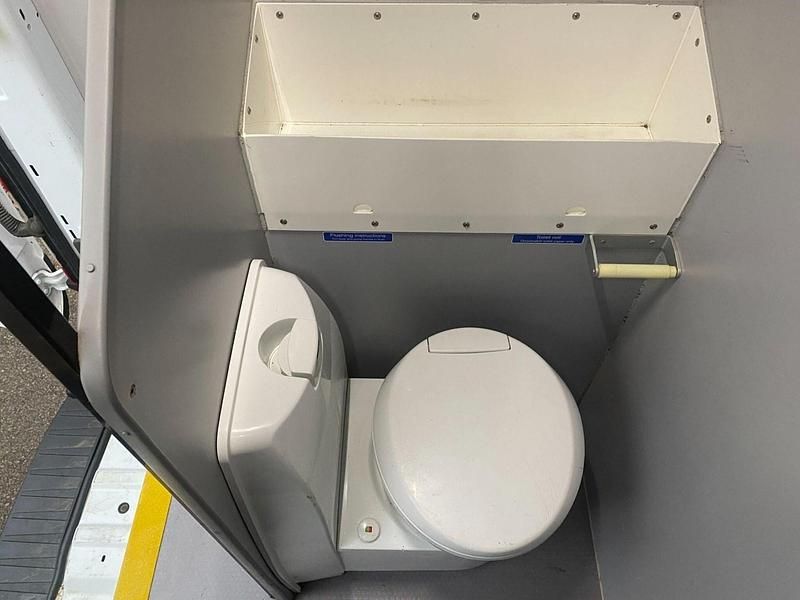 Used Ford Transit S 130 HP (95 kW) 2021 White Van