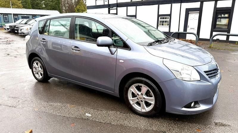 Blue Used 2009 Toyota Verso MPV | £2,499 (Good price) - Image 1/4