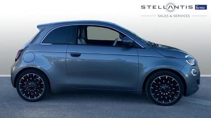Grey Used 2022 Fiat 500e La Prima Hatchback | £12,979 (Fair price) - Image 1/4