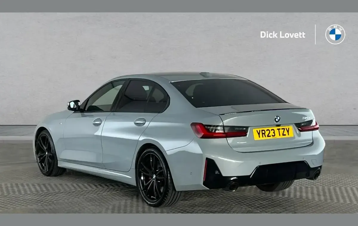 Usado BMW 320 M Sport 181 HP (133 kW) 2023 Cinzento Sedan