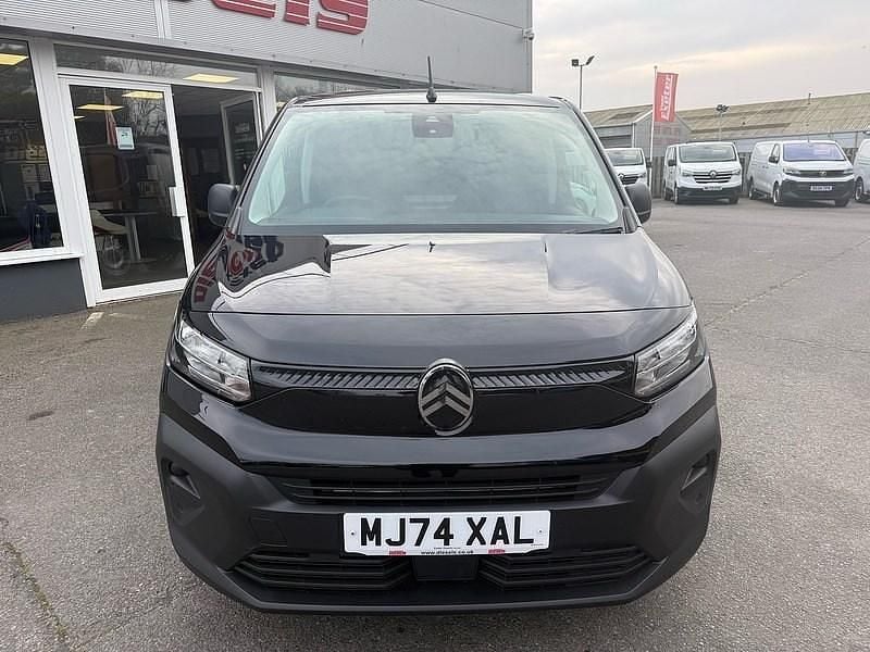 Used Citroën Berlingo 100 HP (73 kW) 2024 Black MPV