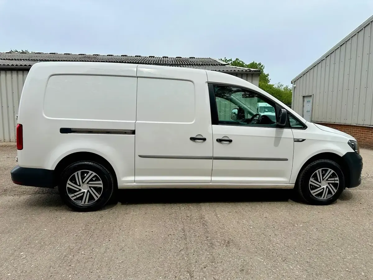 Used VW Caddy Startline 102 HP (75 kW) 2018 White MPV