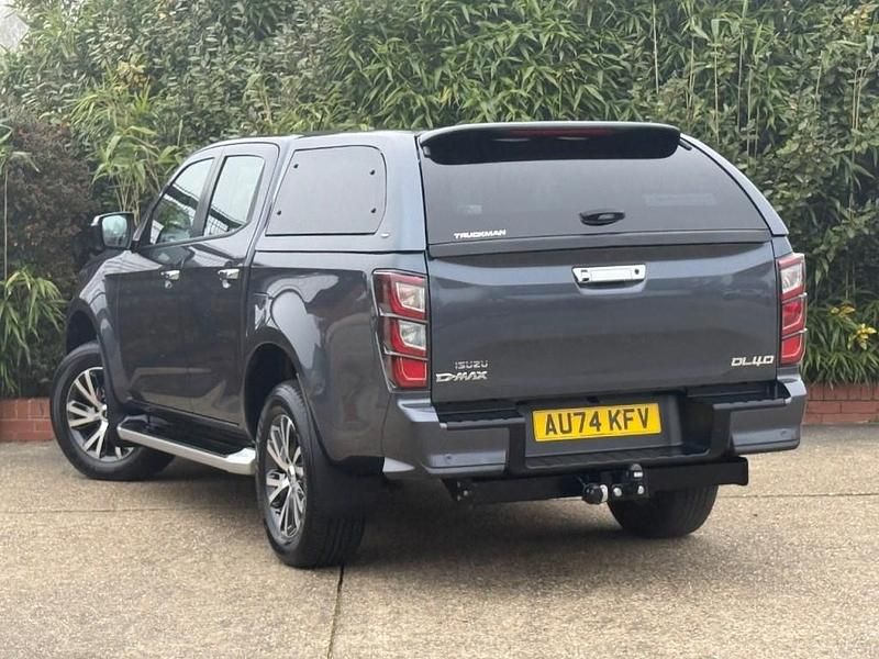 Used Isuzu D-Max 163 HP (119 kW) 2024 Grey Pickup