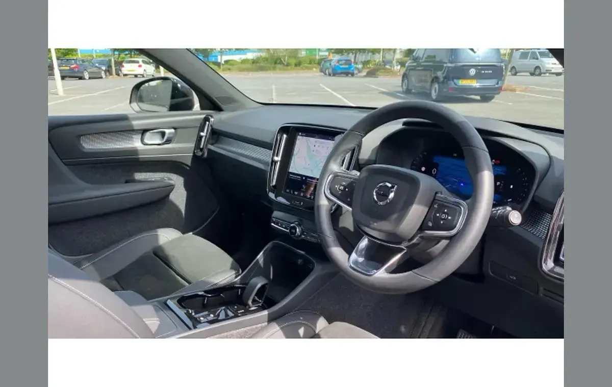 Used Volvo XC40 Plus 163 HP (119 kW) 2025 Black SUV