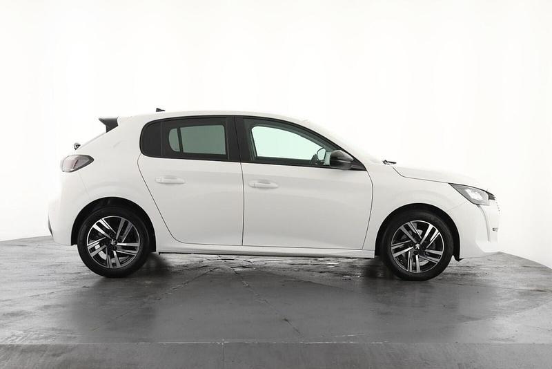 Used Peugeot 208 Active+ 99 HP (72 kW) 2023 White Hatchback