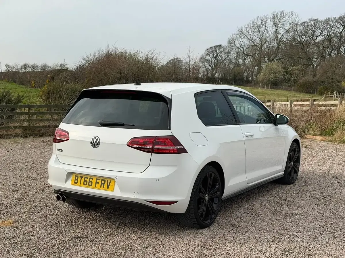 Used VW Golf VII GTD 2016 White Hatchback