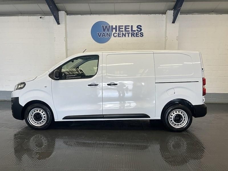 Używany Citroën Dispatch 2023 Biały Minivan