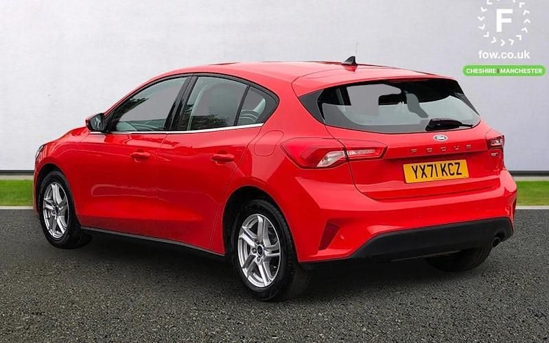 Usado Ford Focus Zetec 125 HP (91 kW) 2021 Vermelho Citadino