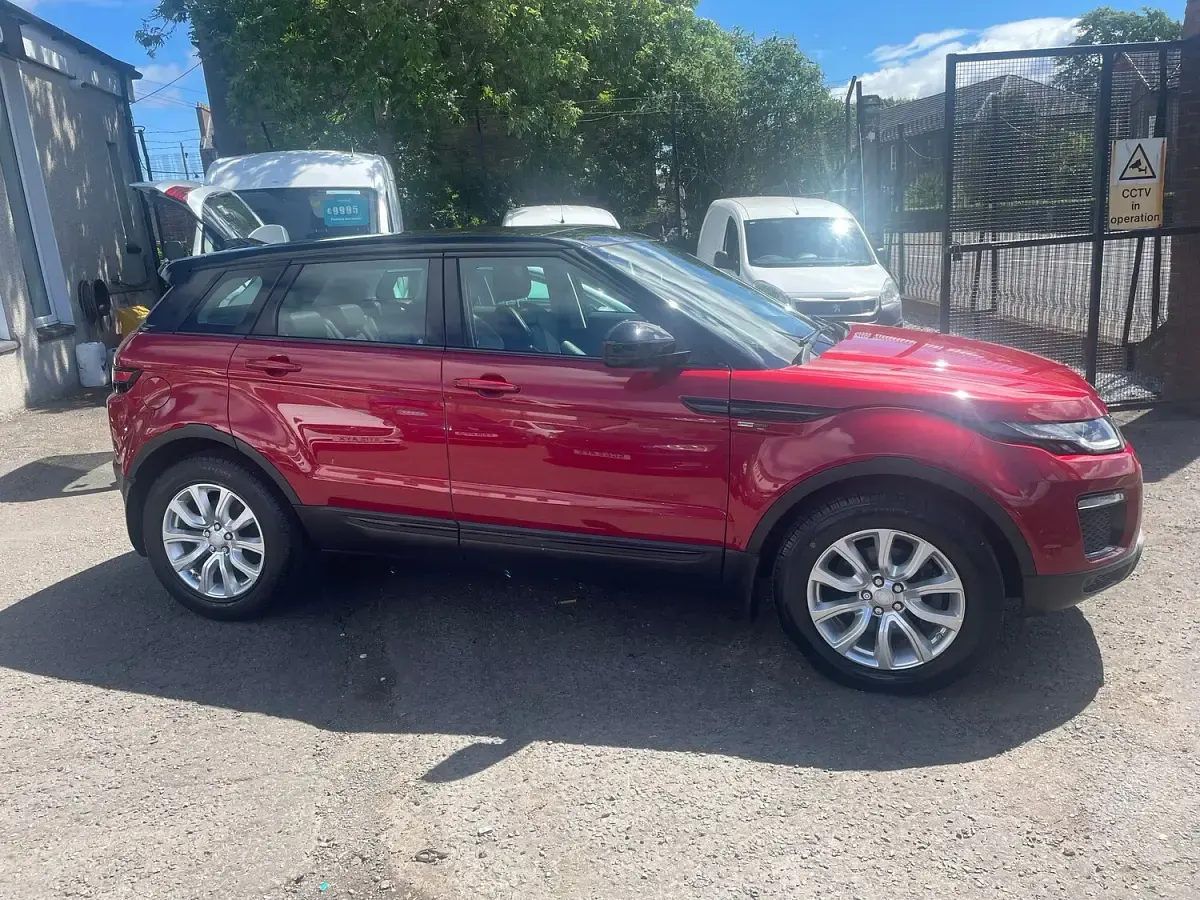 Used Land Rover Range Rover evoque SE 2016 Red Estate