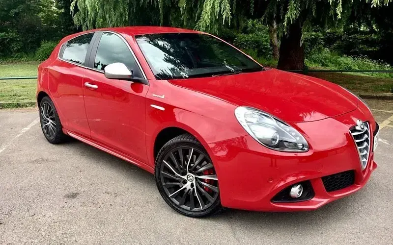 Used Alfa Romeo Giulietta Quadrifoglio Verde 175 HP (128 kW) 2014 Red Hatchback