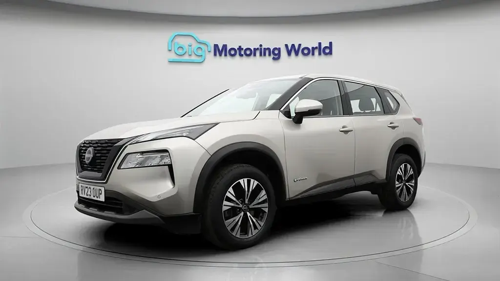Usado Nissan X-Trail Acenta Premium 204 CV (150 kW) 2023 Plateado SUV