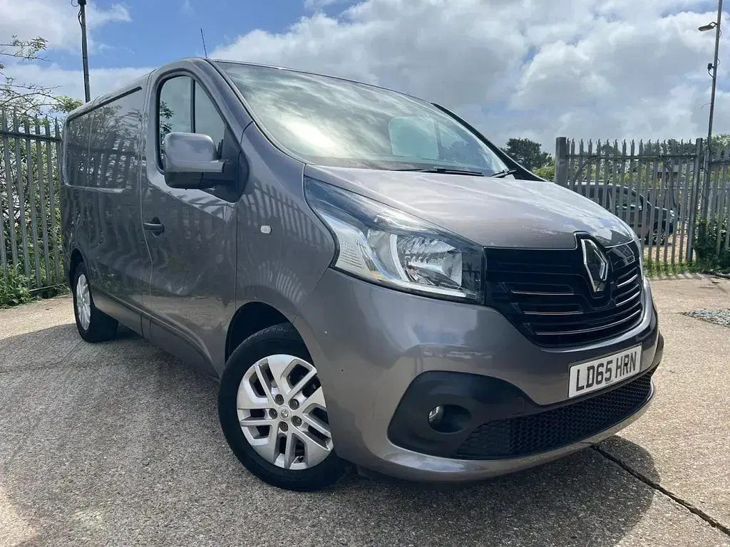 Used Renault Trafic 2015 Grey MPV