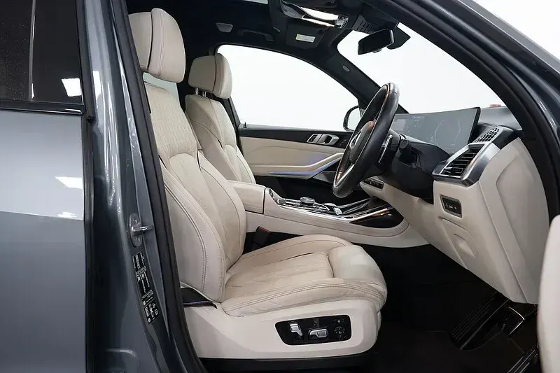 Used BMW X7 M Sport 380 HP (279 kW) 2023 Skyscraper grey metallic SUV