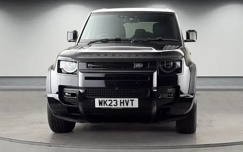 Used Land Rover Defender HSE Dynamic 404 HP (297 kW) 2023 Santorini black SUV