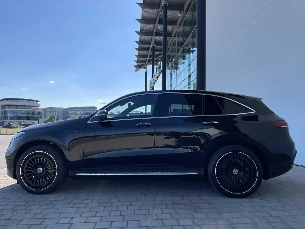 Used Mercedes EQC400 AMG Line Premium Plus 300 kW (408 HP) 2022 Black SUV