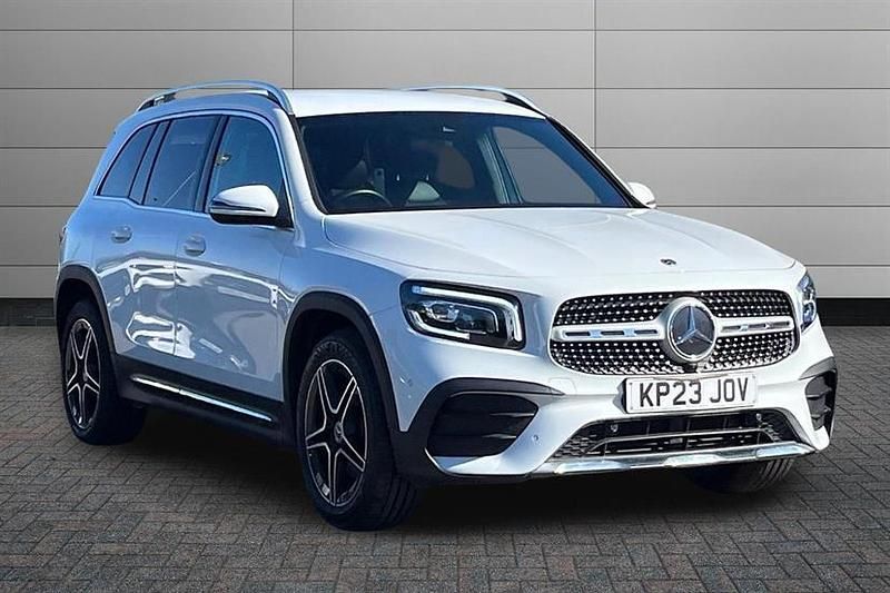 Used Mercedes GLB200 Executive 163 HP (119 kW) 2023 Digital white SUV