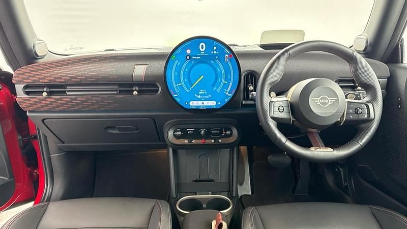 Usado Mini Cooper Hatch 113 kW (154 CV) 2025 Rojo Utilitario