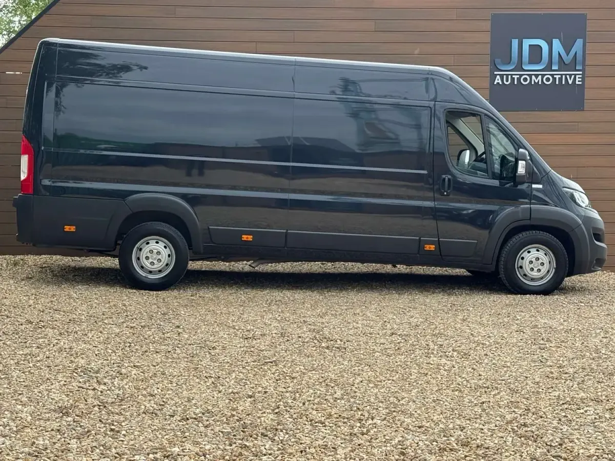 Second-hand Peugeot Boxer Premium 2023 Gri Van