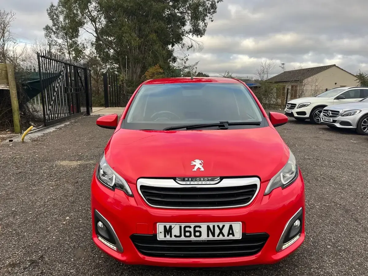 Used Peugeot 108 Allure 82 HP (60 kW) 2016 Red Hatchback