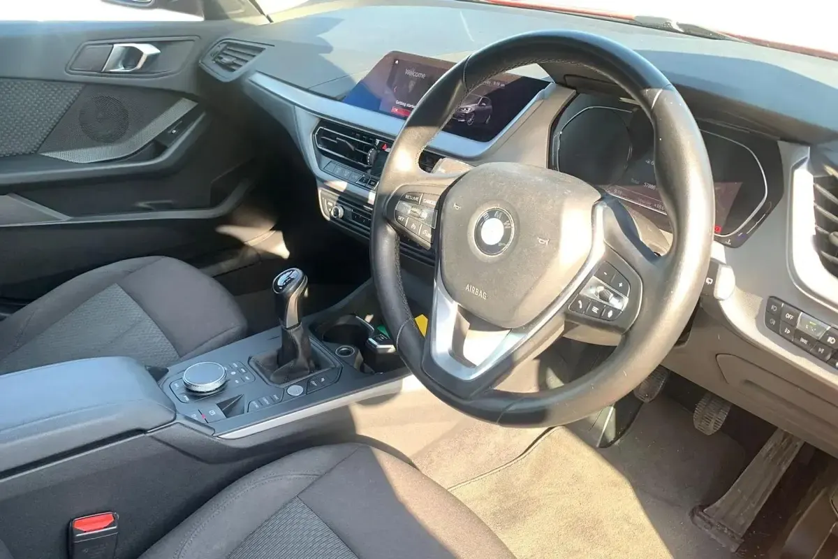 Usado BMW 116 Comfort Edition 116 HP (85 kW) 2020 Vermelho Citadino