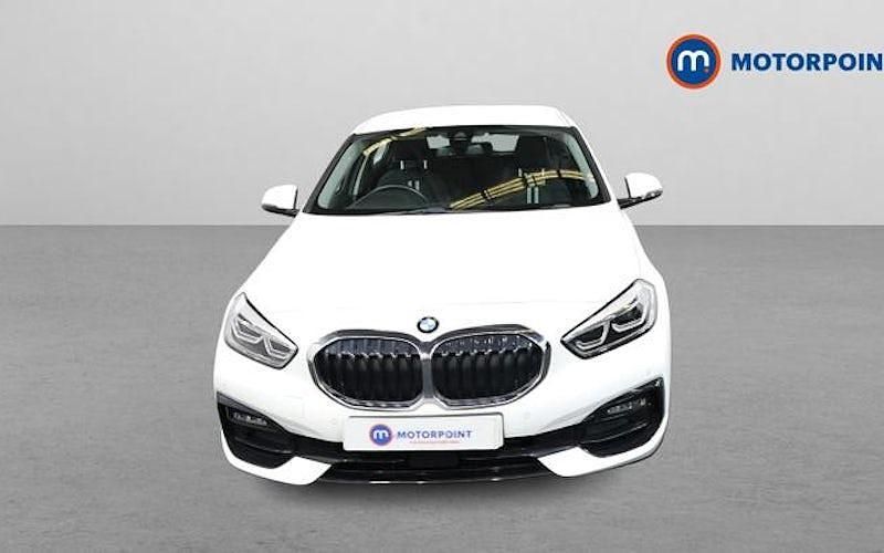Used BMW 118 Sport Line 136 HP (100 kW) 2021 White Hatchback