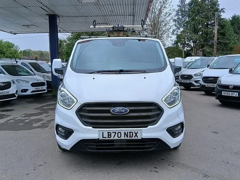 Begagnad Ford Transit Custom Trend 126 HK (92 kW) 2021 Vit Van