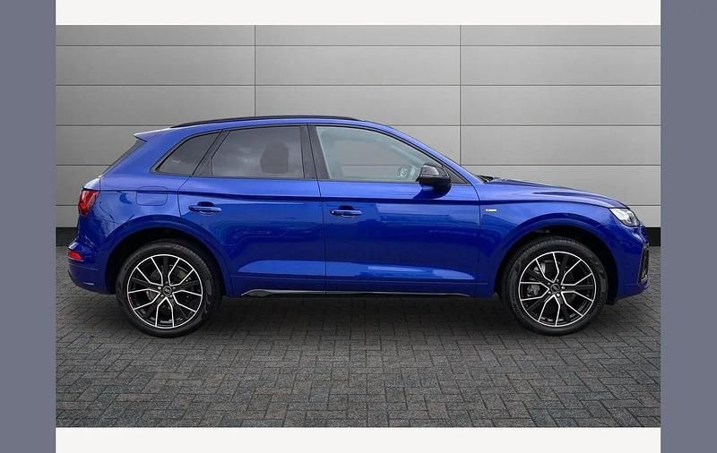 Used Audi Q5 Black Edition 204 HP (150 kW) 2024 Blue SUV